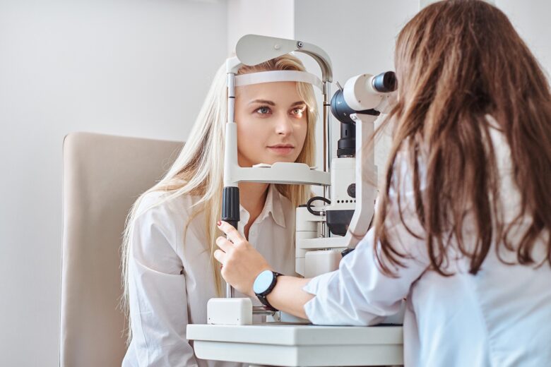 Looking at some laser eye surgery pros and cons
